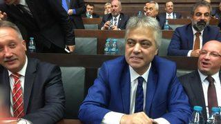 Ünlü sanatçı Cengiz Kurtoğlu, kapı kapı dolaşıp AK Parti adayına destek istedi 