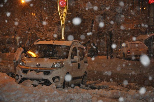 Yüksekova’da kar