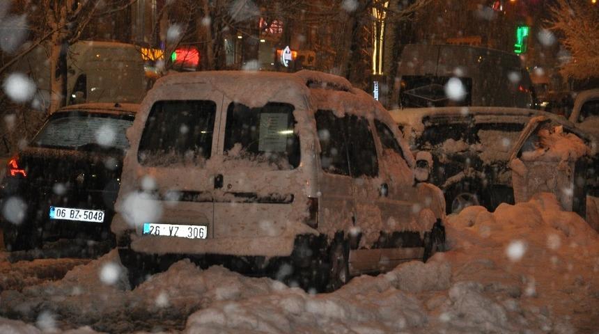 Y&uuml;ksekova&rsquo;da kar