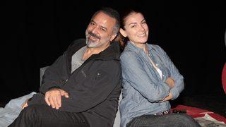 Özge Özberk'ten kahkaha garantili oyun: Açık Aile