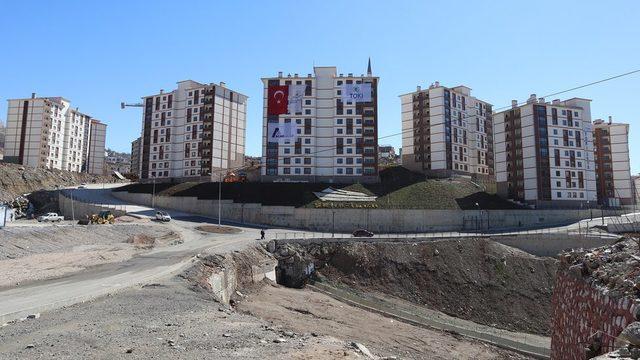 Şırnak'ta çatışmalar sırasında yıkılan evlerin yerine TOKİ'ler yapılıyor