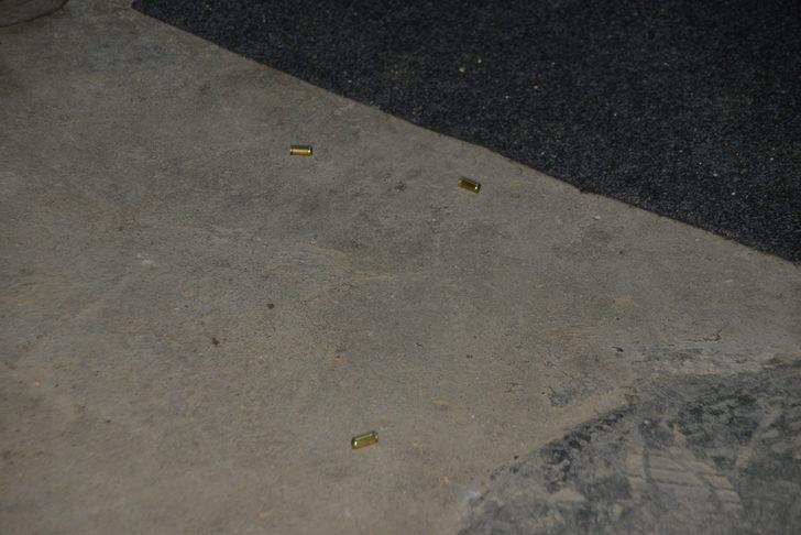 Eve tuvalet havalandırmasından giren 2 hırsız, yakalandı G1