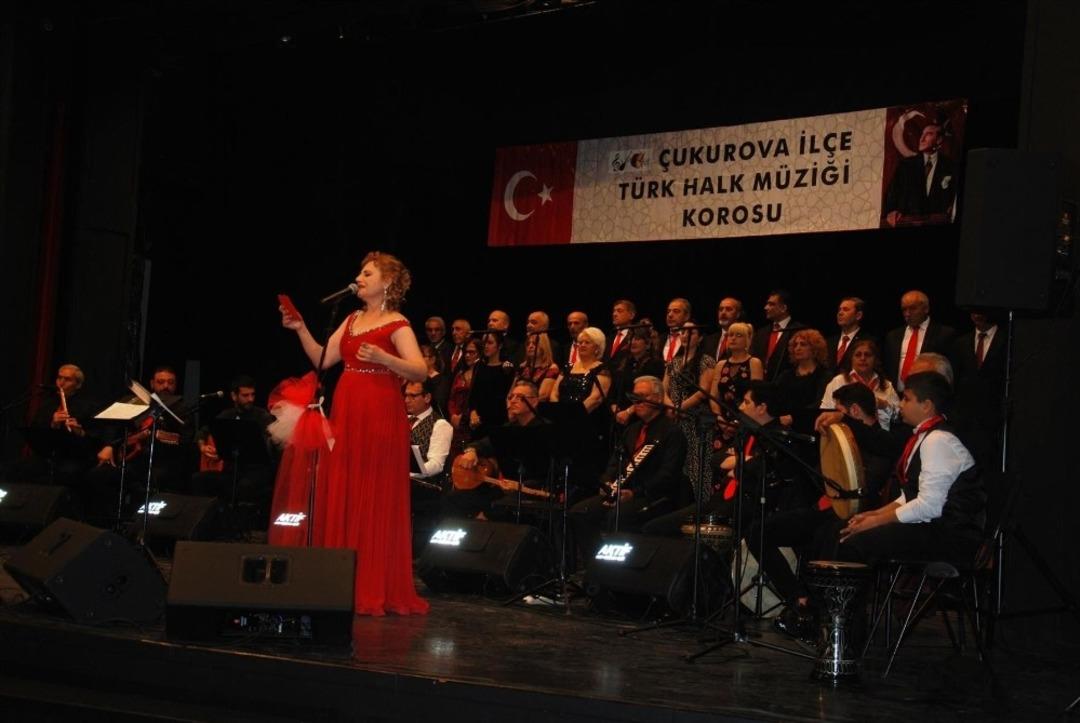 &Ccedil;ukurova T&uuml;rk Halk M&uuml;ziği Korosu konser verdi