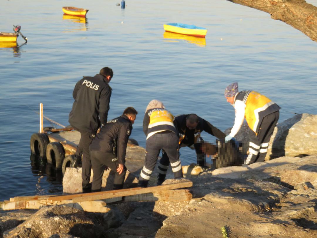 Kartal sahilindeki kayalıklarda ceset bulundu