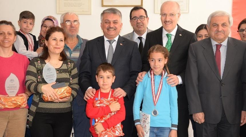 En &ccedil;ok kitap okuyanlar &ouml;d&uuml;l aldı