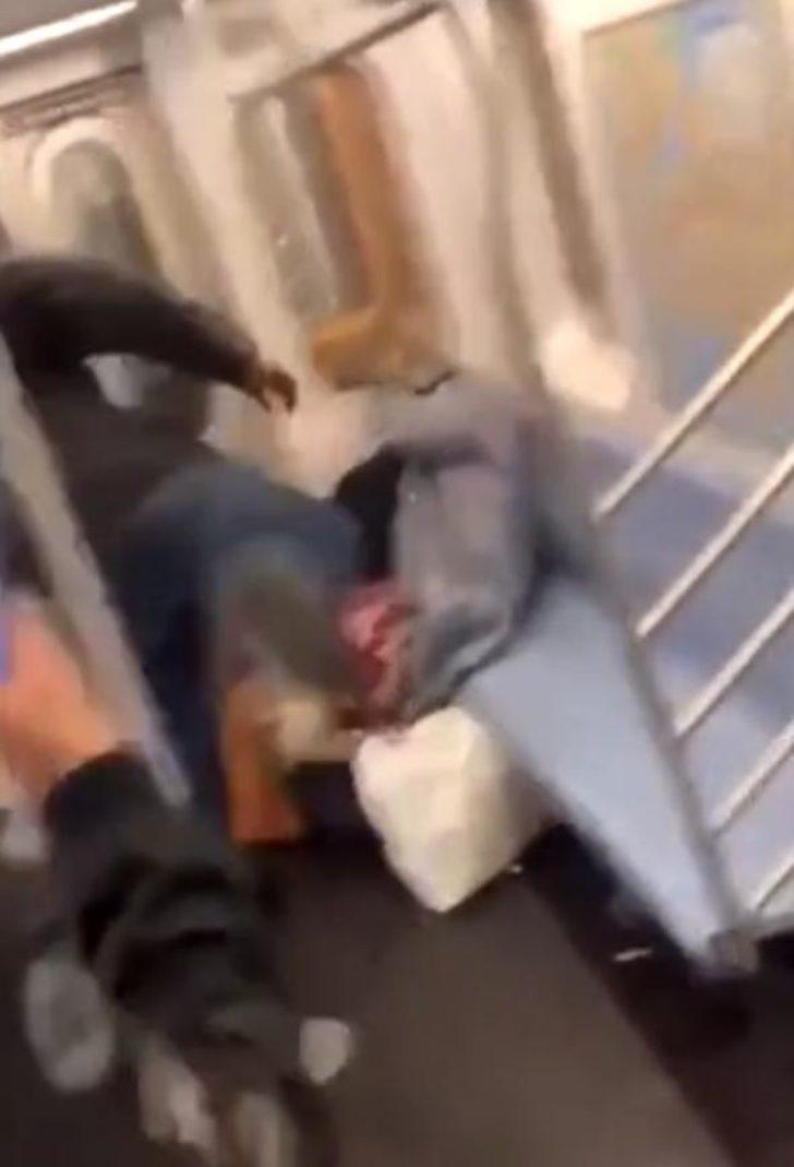 Yaşlı kadını defalarca kez tekmeledi! G3