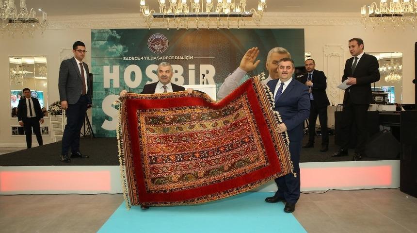 Başkan &Ccedil;elik, il&ccedil;e belediye başkanları, meclis &uuml;yeleri ve B&uuml;y&uuml;kşehir b&uuml;rokratlarına veda yemeği verdi