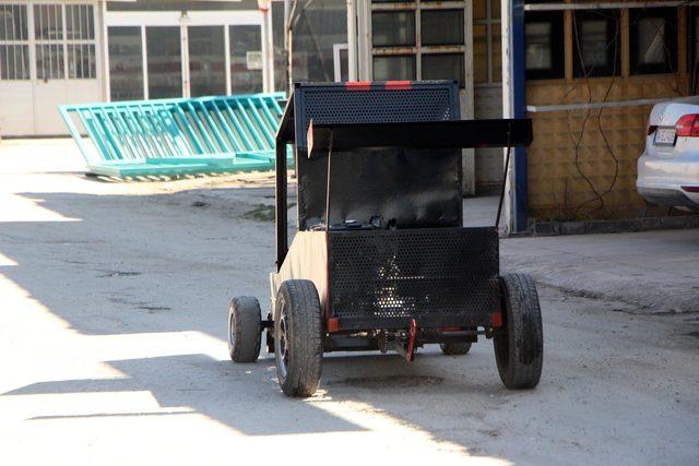 Hurda malzemelerden otomobil yaptı