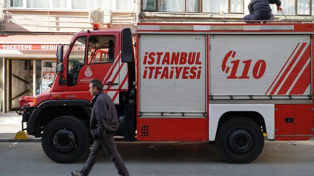 Evinde düşen yaşlı kadını itfaiye ekipleri kurtardı
