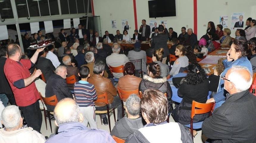 Özdemir, Kuşlubahçe’de ’Seni başkan yapacağız’ sloganlarıyla karşılandı