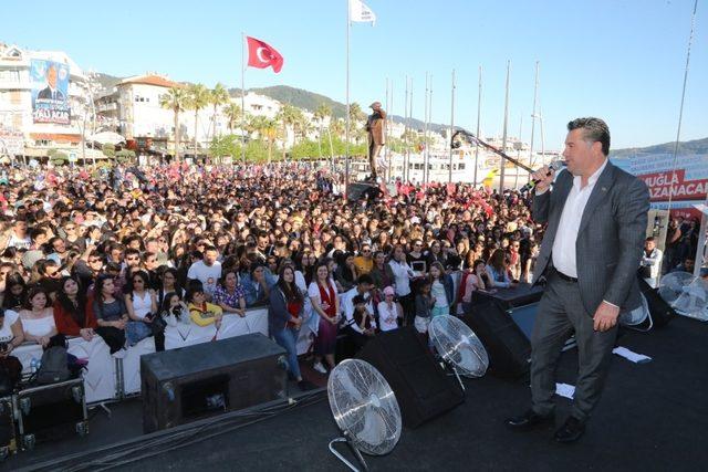 Mehmet Kocadon, seçim çalışmalarını Marmaris’te sürdürdü