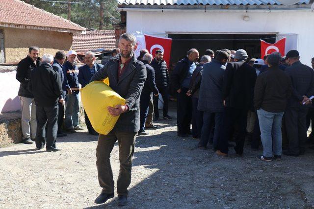 Ortaköy’de üreticilere yem bitkisi tohumu dağıtıldı