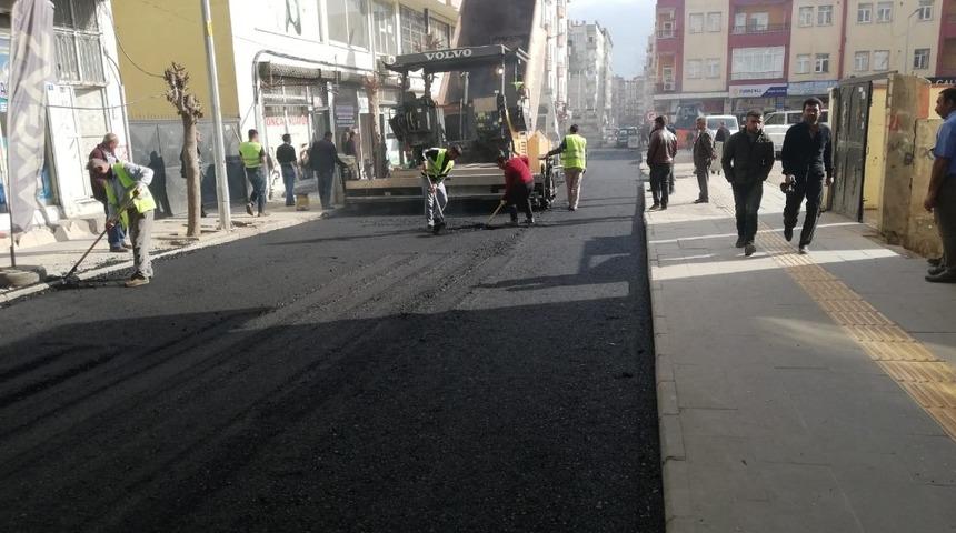 Bismil’de sıcak asfalt çalışmalarına başlandı