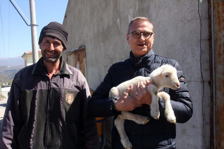 Tellioğlu bir günde 12 kırsal mahalleyi gezdi G1