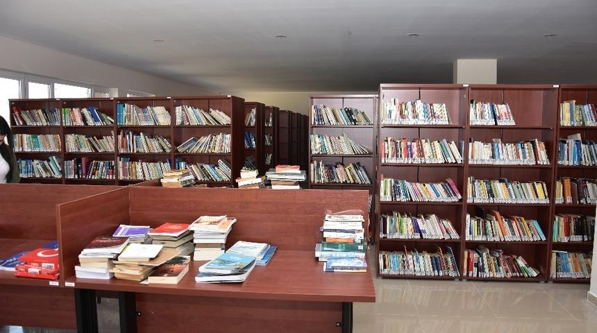 Başkan Alıcık K&uuml;t&uuml;phane Haftası&rsquo;nı kutladı