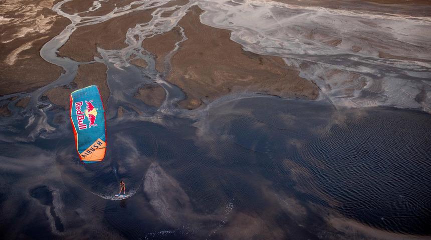 Türkiye'de ilk! Kitesurf tutkunları Red Bull Salt Rush'ta buluşacak