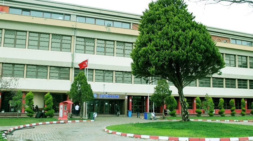 E&Uuml; Merkez K&uuml;t&uuml;phanesi sınav d&ouml;neminde 24 saat a&ccedil;ık