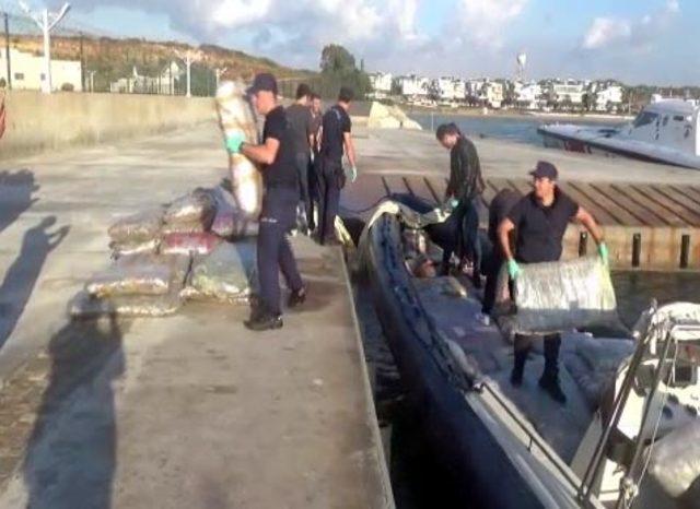 Didim'de sürat teknesinde ele geçen 1,5 ton skunk'a 2 tutuklama