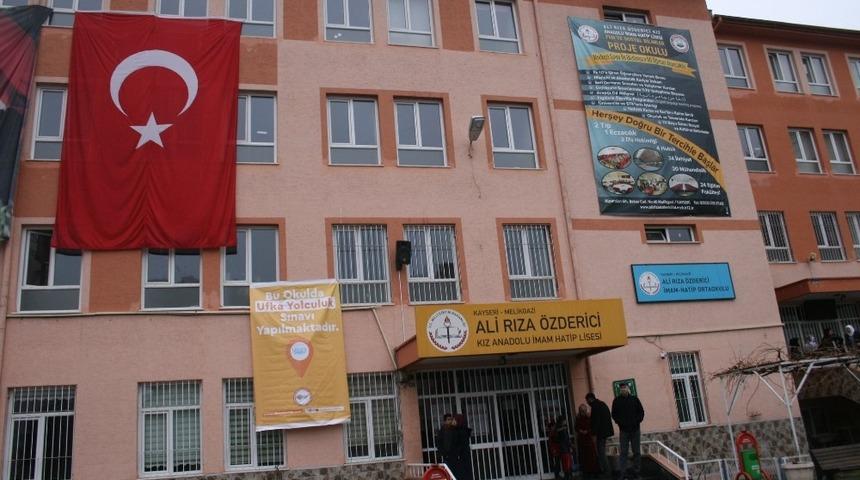 Umre ödüllü yarışmaya büyük ilgi