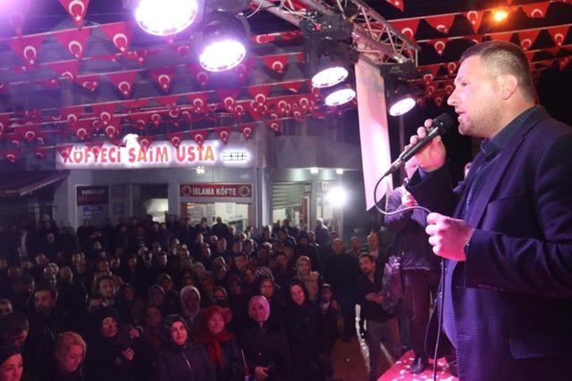 Başkan Alemdar Kemalpaşa Mahallesinde miting düzenledi