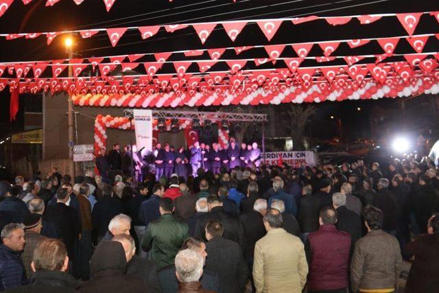 Başkan Alemdar Kemalpaşa Mahallesinde miting düzenledi