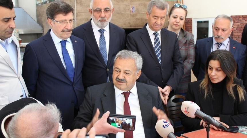 Başkan Uysal basınla bir araya geldi