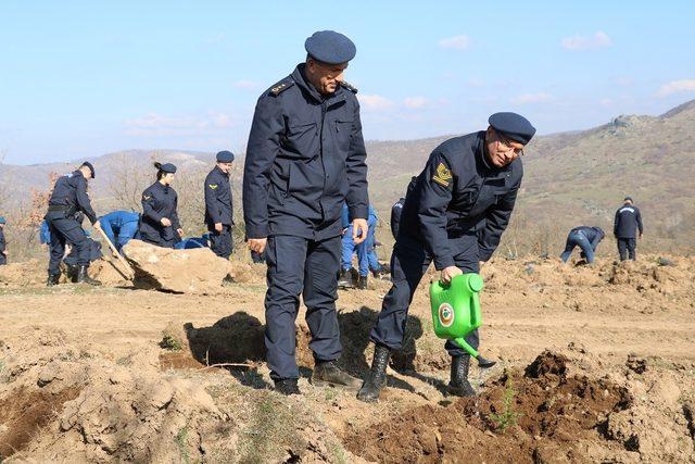 Jandarmadan 180’inci yılda 180 bin fidan