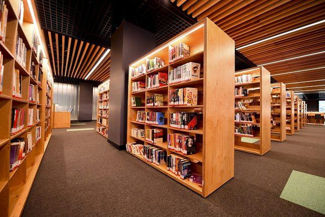 Beylikd&uuml;z&uuml; Belediyesi il&ccedil;eyi k&uuml;t&uuml;phane ile donattı 1