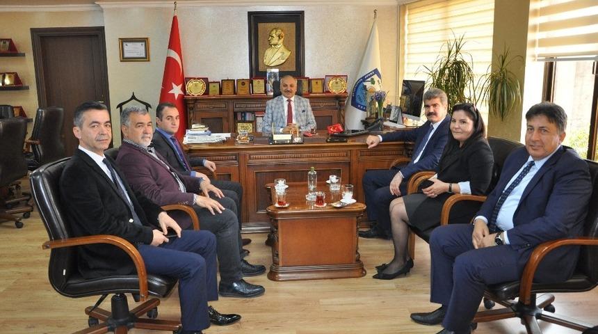 Dinçer: "Tarihimizin ve kültürümüzün parçası olan vakıf eserleri korunmalı"