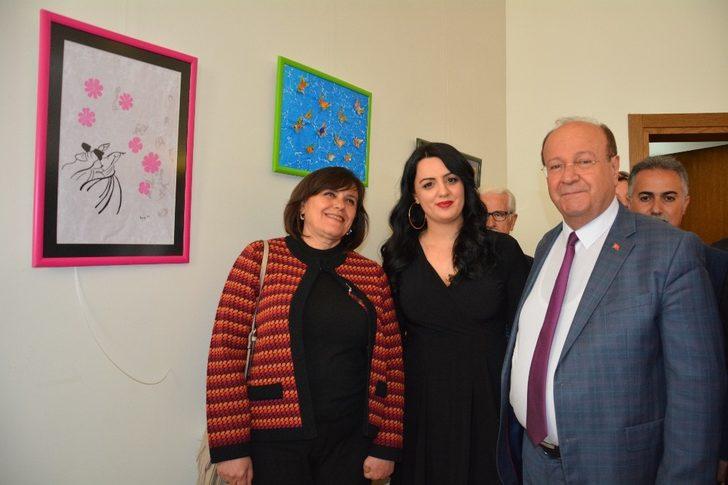 Ebru sanatı kursiyerleri hünerlerini sergiledi G3