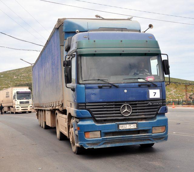 BM, İdlib’e 22 TIR insani yardım gönderdi