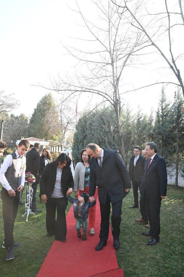 Edirne Valisi Canalp, özel çocuklarla bir araya geldi