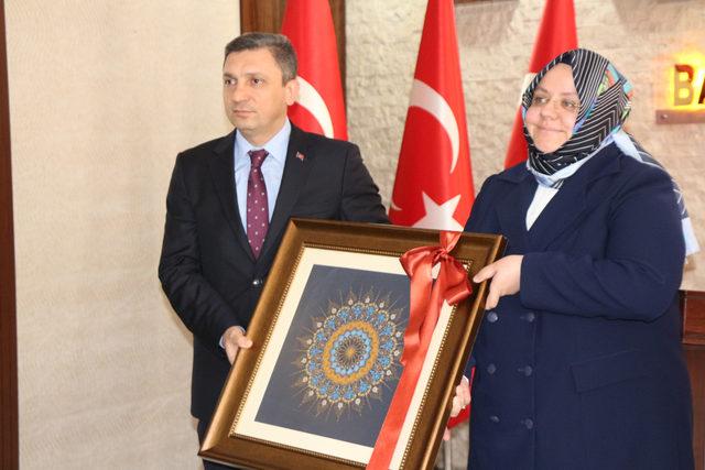 Bakan Selçuk: Bu millet alın terini, emeğini teröristlere bırakmayacak