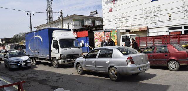 Seyir halindeki otomobile pompalı saldırı; sürücü ağır yaralı