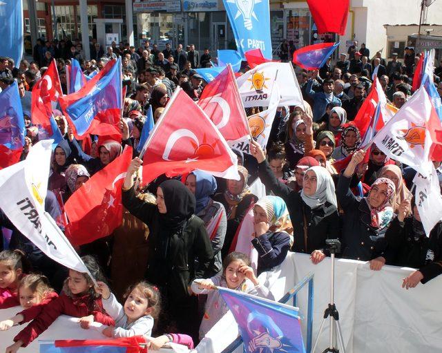 Fuat Oktay: Mazlum coğrafyalarda yükselen feryatları duymazlıktan gelemeyiz