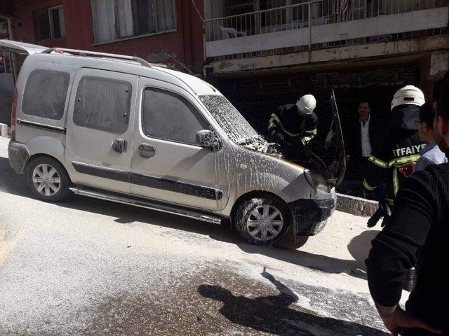 Hatay’da korkutan araç yangını