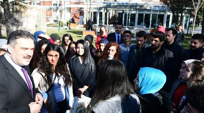 Rektör Çomaklı Mardin Büyükşehir Belediyesi Gençlik Merkezi öğrencileri ile buluştu