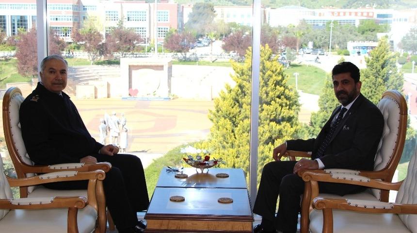 Korgeneral Musa &Ccedil;itil&rsquo;den AD&Uuml; Rekt&ouml;r&uuml; Aldemir&rsquo;e ziyaret