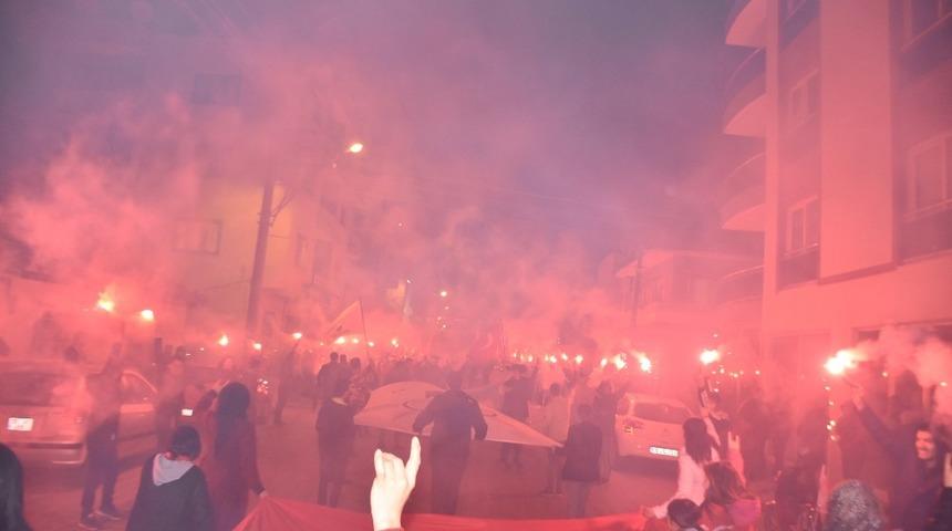 Romanlardan G&uuml;rşat Kale&rsquo;ye destek