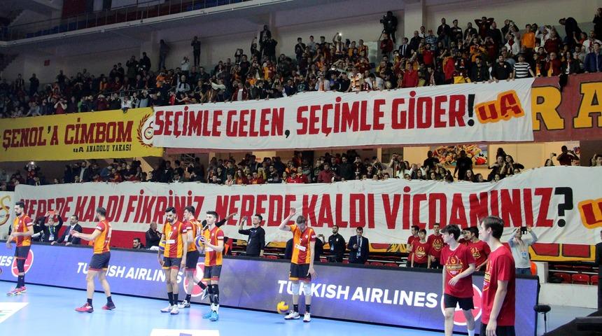 Galatasaray taraftarından 'lise'ye tepki, Mustafa Cengiz'e destek