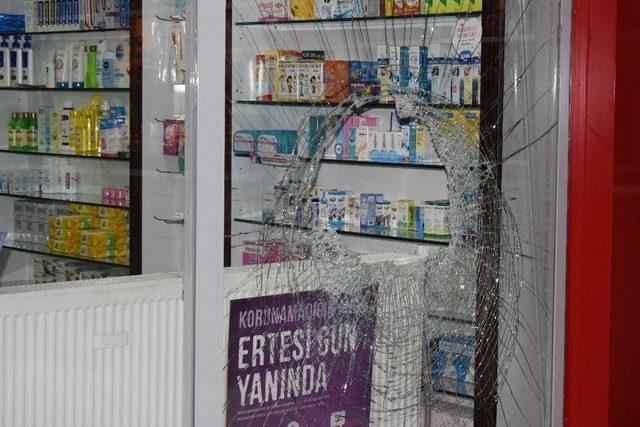 Malatya’da Eczane hırsızları polisten kaçamadı