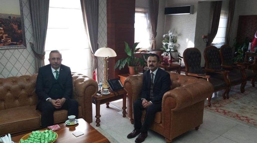 Se&ccedil;en, veda ziyaretlerini s&uuml;rd&uuml;r&uuml;yor