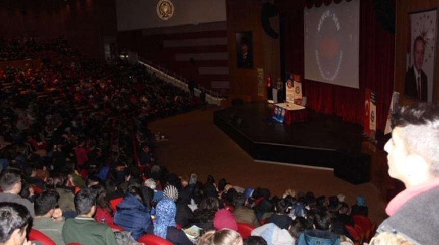 Eğitim-Bir Sen ve Gen&ccedil; Memur Sen&rsquo;den Yazar- &Ouml;ğrenci Buluşmaları Konferansı