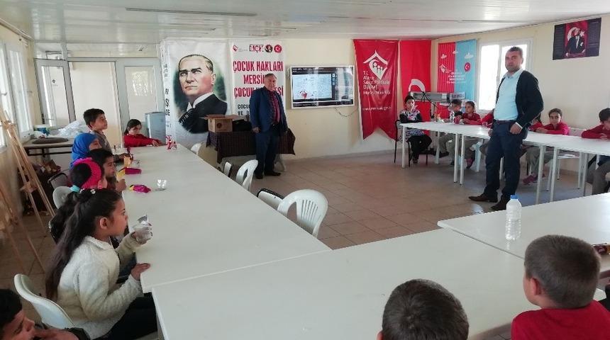 Erdemli&rsquo;de yılın ilk &ccedil;ocuk hakları eğitimi yapıldı