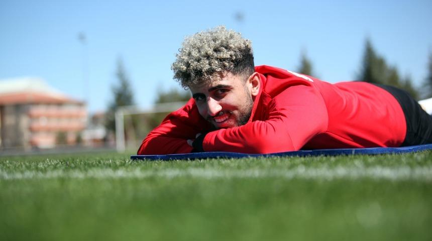 Kayserispor'da Bilal Başacıkoğlu gelecekten umutlu