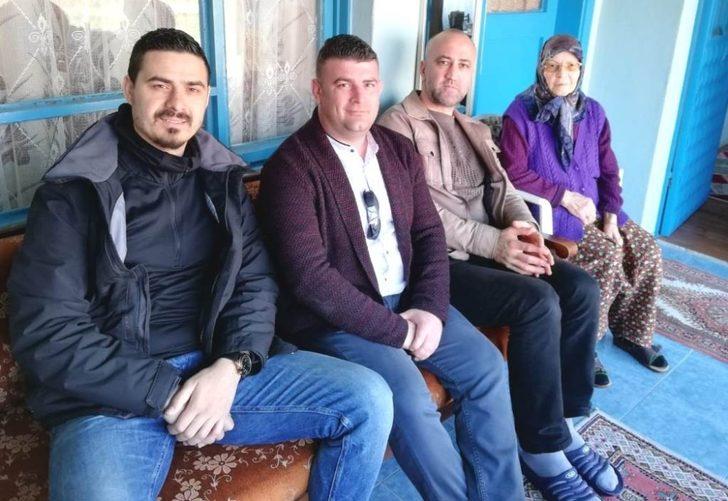 Altınovalı gençlerden yaşlılara ziyaret G3