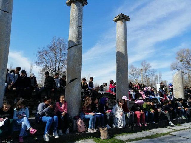 Hem öğrendiler hem baharı karşıladılar