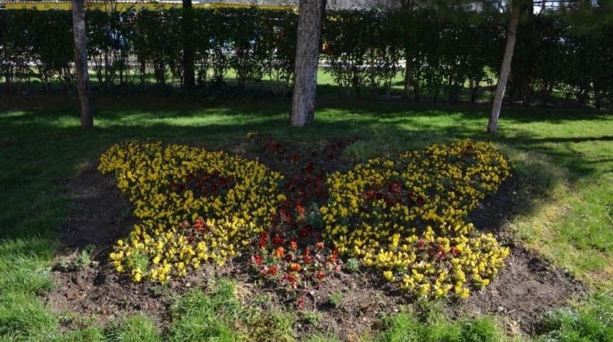 Gediz &ccedil;i&ccedil;ek bah&ccedil;esine d&ouml;nd&uuml;