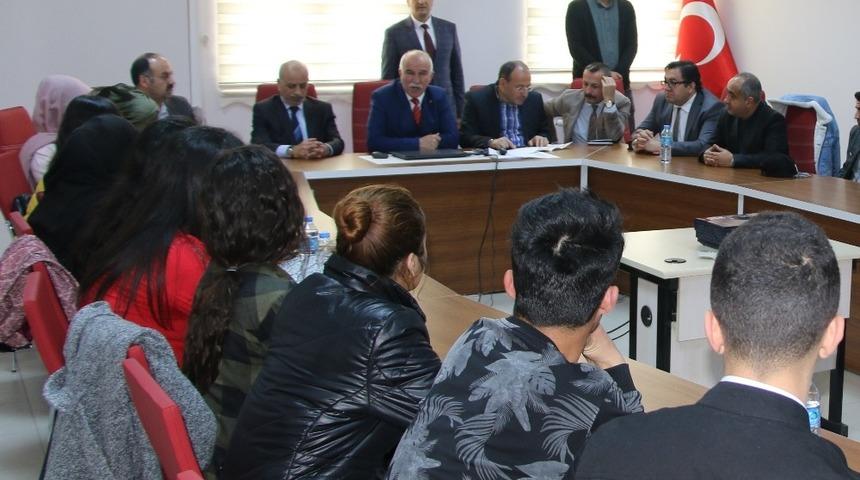 Memurluğa atanan gen&ccedil;lere &ldquo;İş Hayatına Uyum&rdquo; semineri