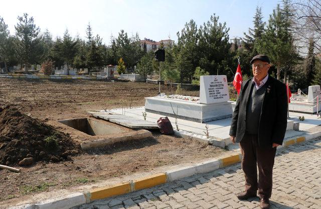 Şehidin kabri, ailenin isteğiyle şehitliğe taşındı